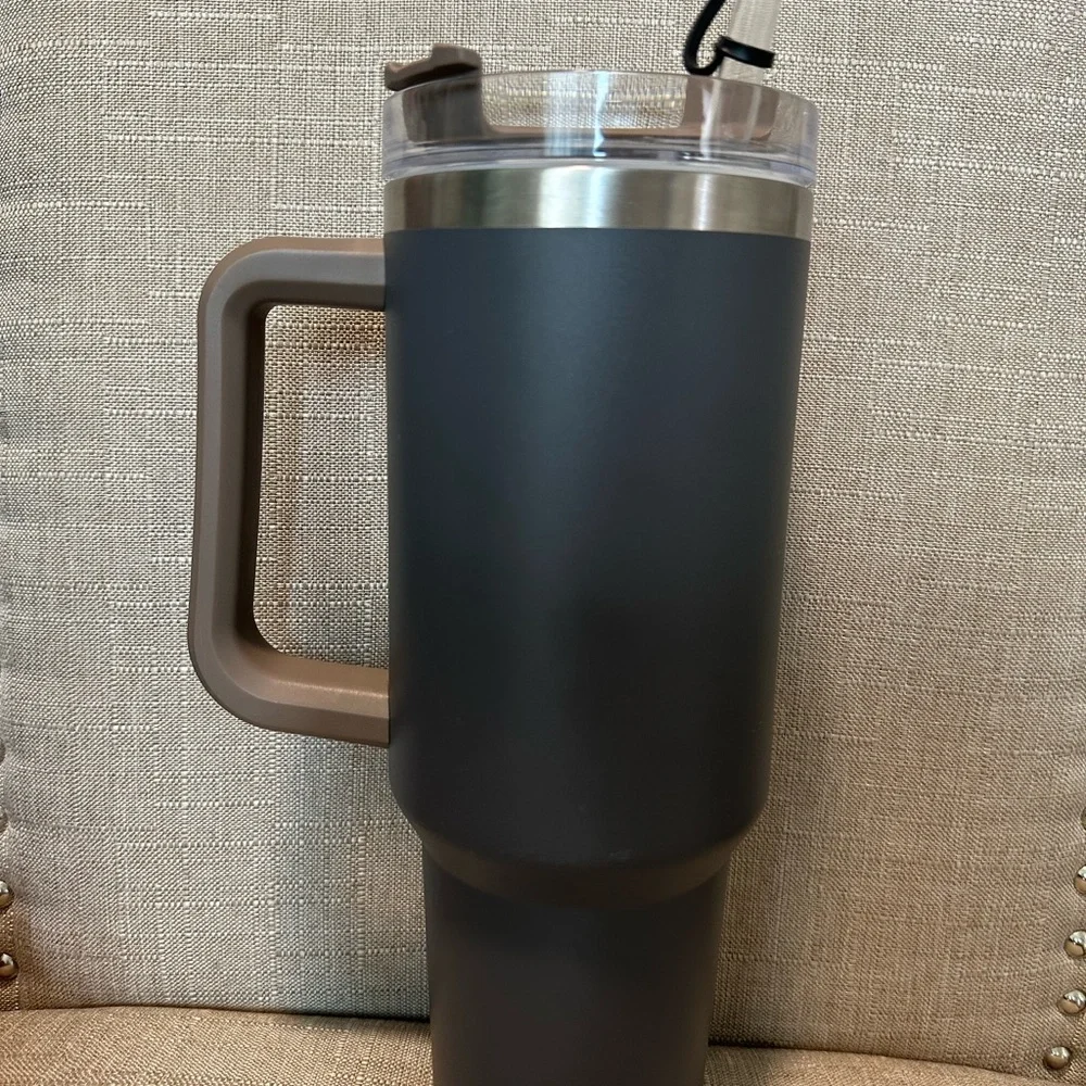 Stanley 40 oz - Picture 5 of 6